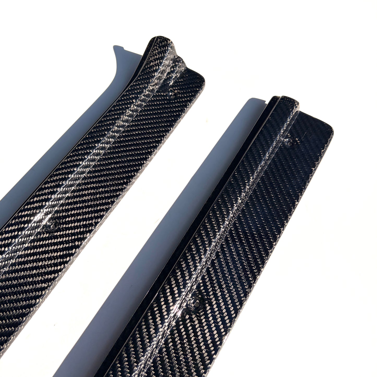 ZThirtyTwo Carbon Fiber Door Sills Red/Chrome Logos