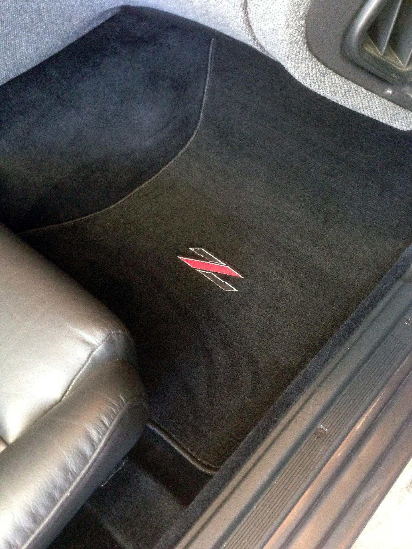 ZThirtyTwo Front Floor Mat Set