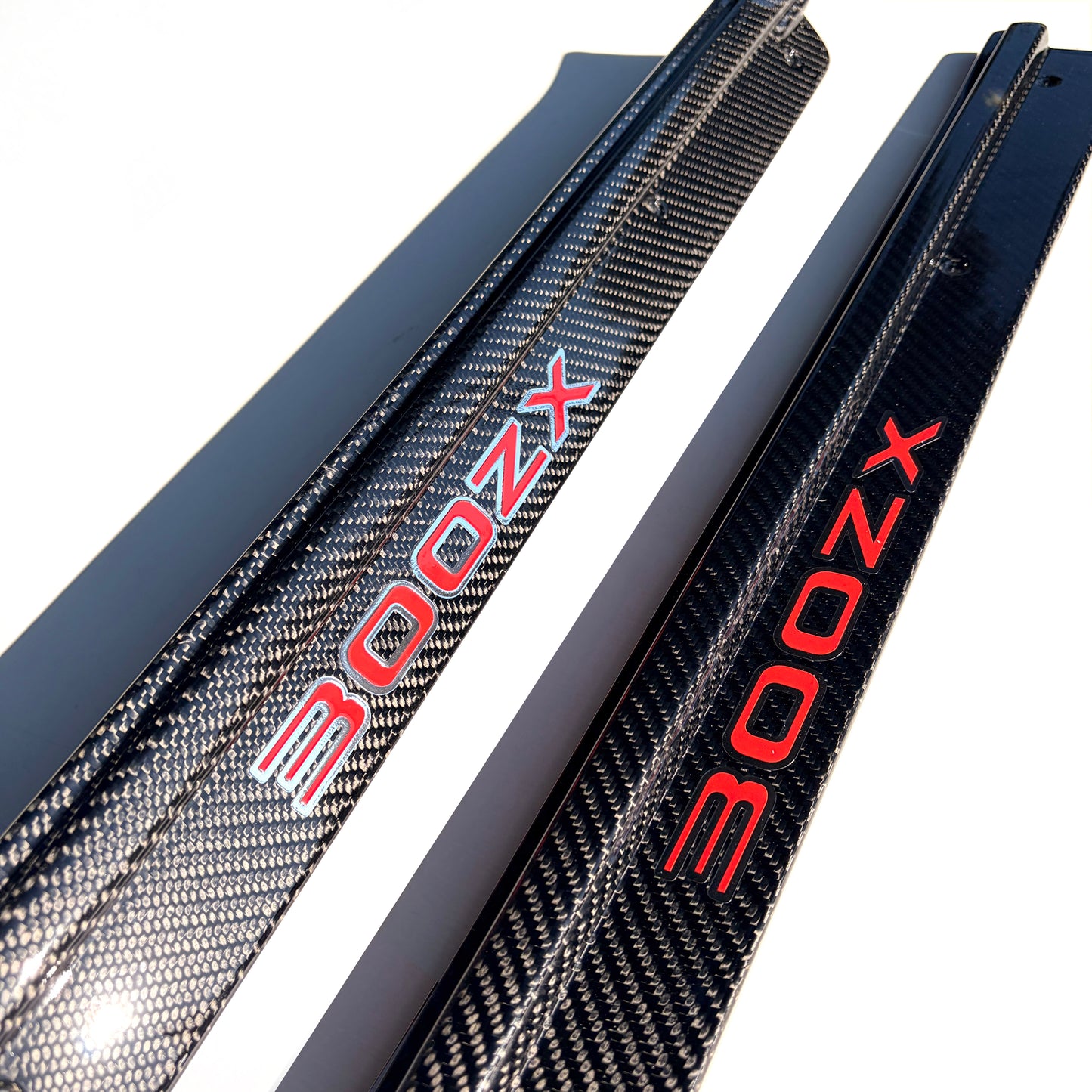 ZThirtyTwo Carbon Fiber Door Sills Red/Chrome Logos