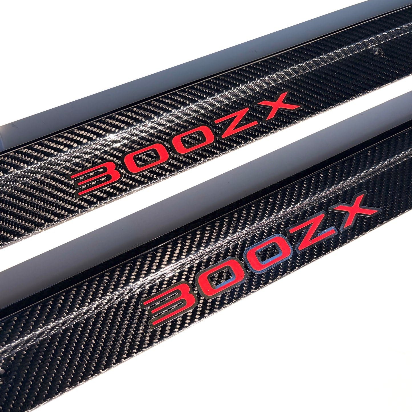 ZThirtyTwo Carbon Fiber Door Sills Red/Chrome Logos