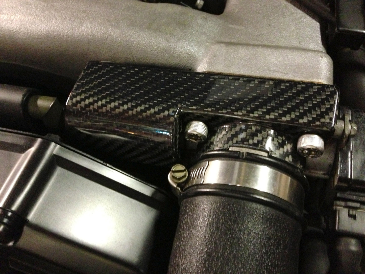 ZThirtyTwo Throttle Body Cover Set Carbon Fiber